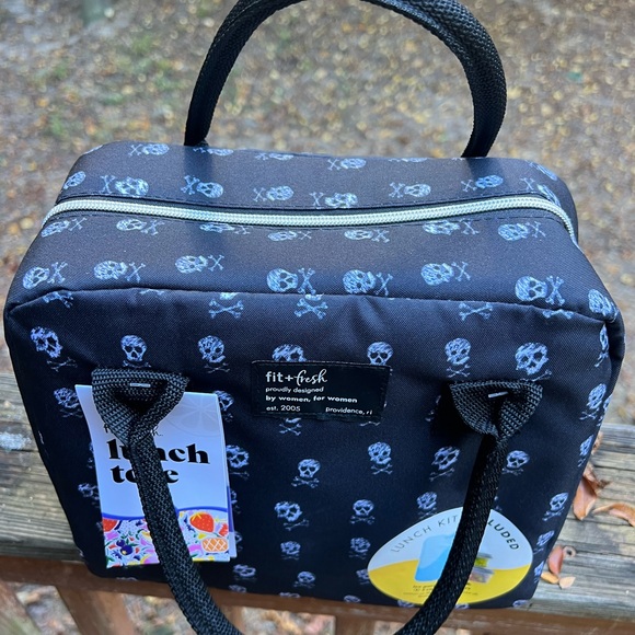 NWT Fit & Fresh Skulls & Crossbones Lunch Tote Lunch Box - Picture 6 of 9